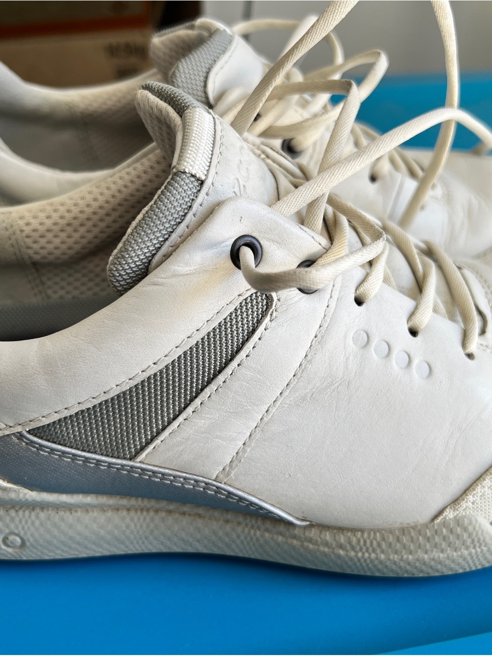Ecco Women's White and Silver Leather Athletic Sneakers